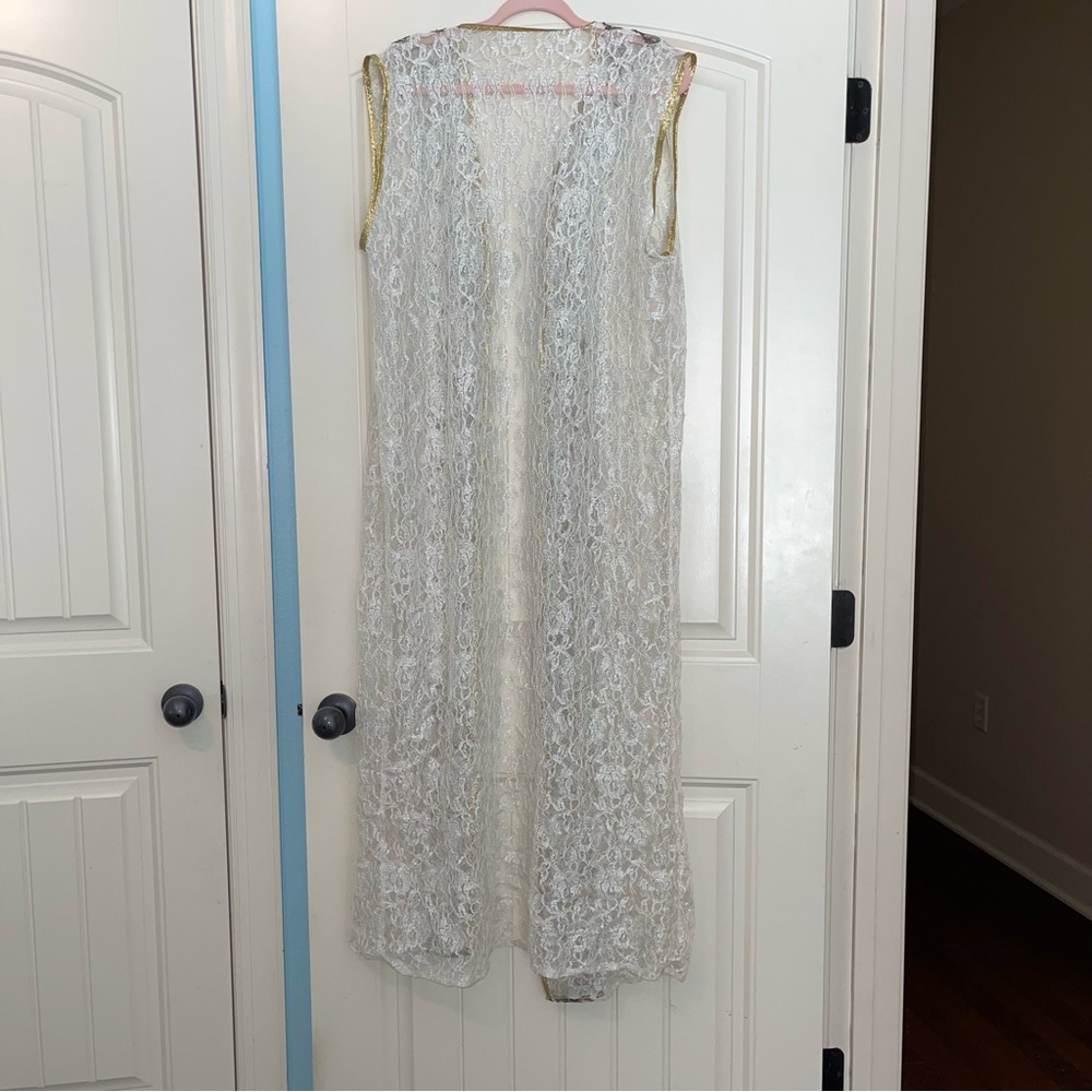 Elegant Morrocan, kaftan gown, white embroidered with gold, trim, dress and vest - Picture 9 of 14